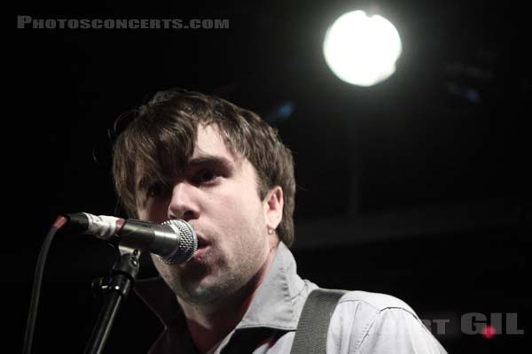 THE VACCINES - 2010-12-17 - PARIS - La Fleche d'Or - Justin Hayward-Young